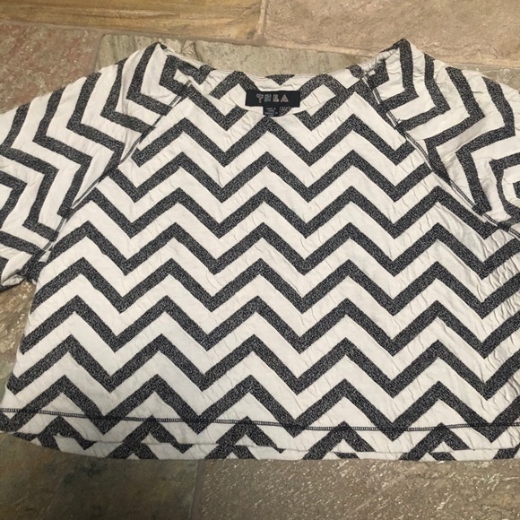 Urban Outfitters Tela crop top - Picture 2 of 5